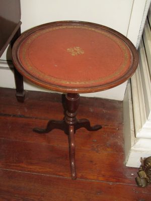 Old English Mahogany Q.A. Style Tripod Table