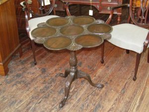 Mahogany Chippendale Style Tilt-Top Tripod Supper Table