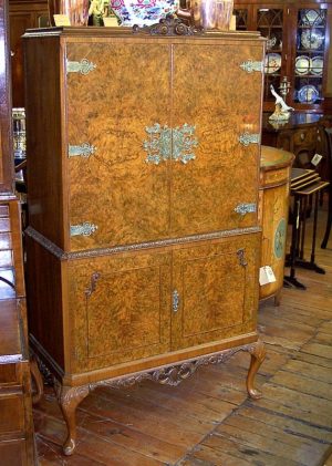 Old English Drinks Cabinet