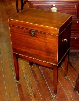 Old English Wine Cellarette