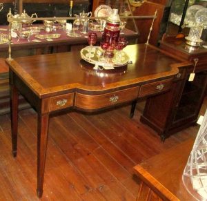 English Mahogany Shaped Hepplewhite Style Huntboard Server