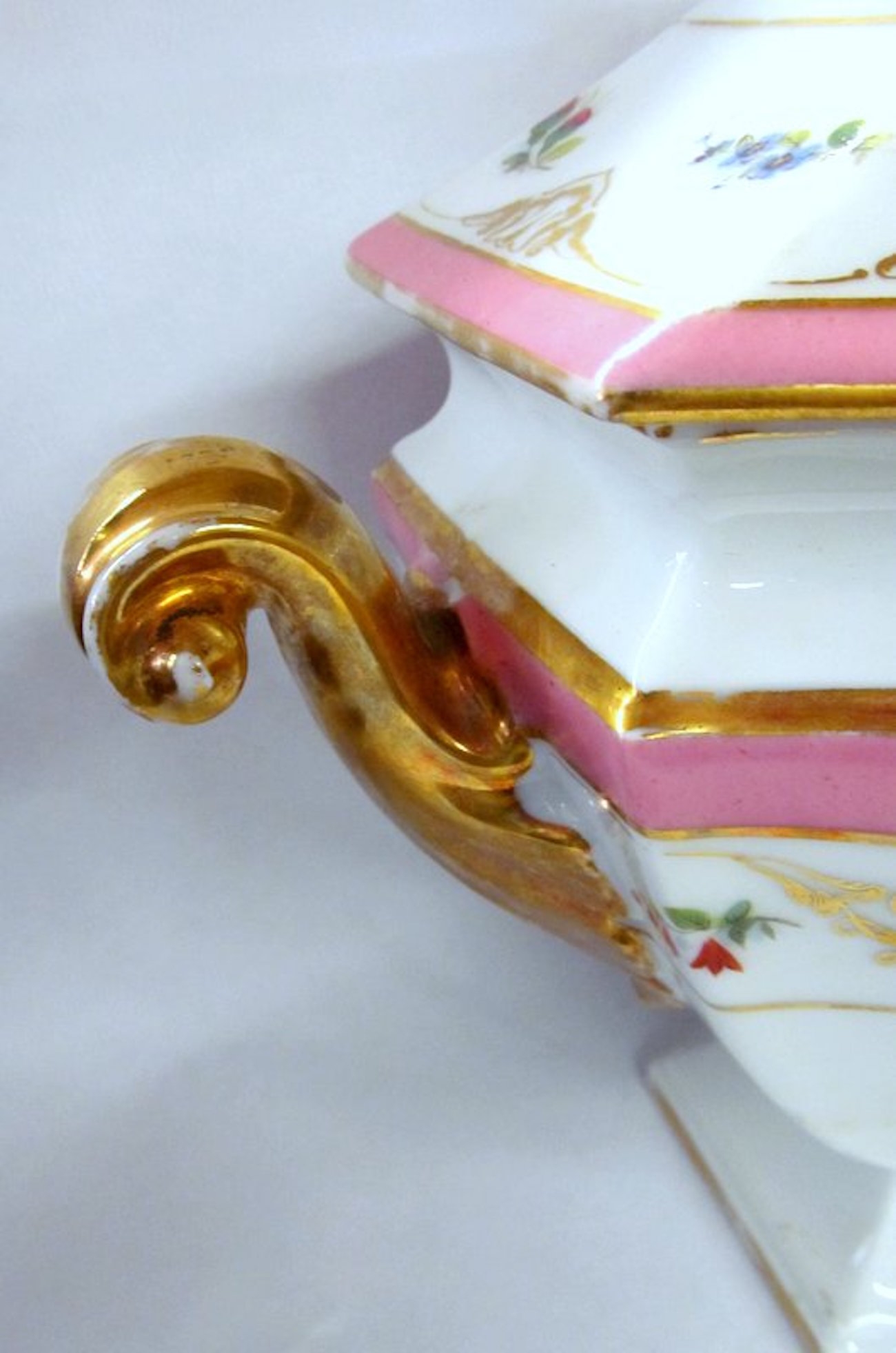 Antique French Porcelaine de Paris Soup Tureen and Matching Platter - Image 7