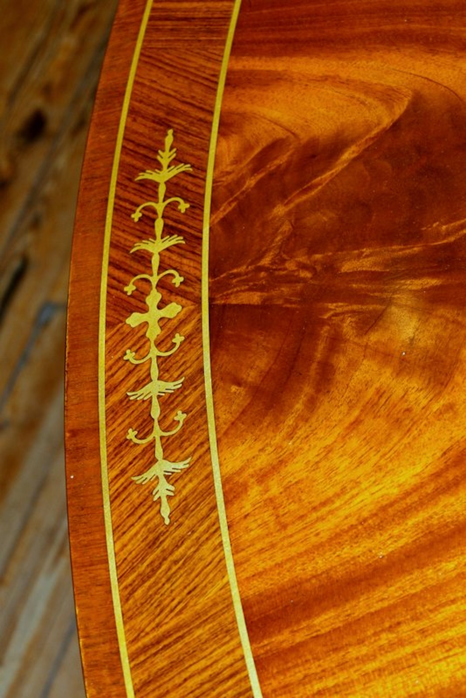 English Bench-Made Regency Style Circular Dining Table - Image 9