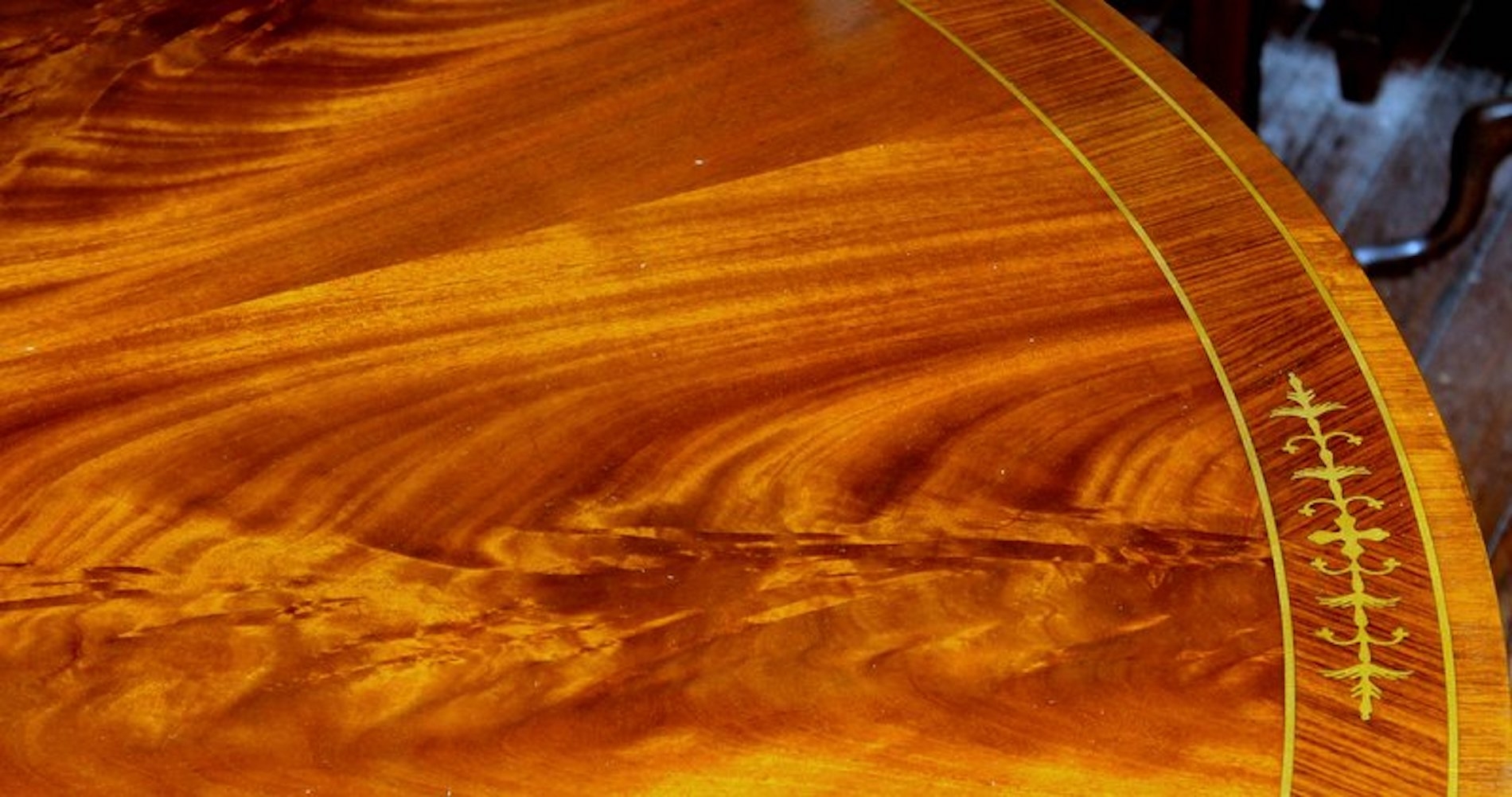 English Bench-Made Regency Style Circular Dining Table - Image 3