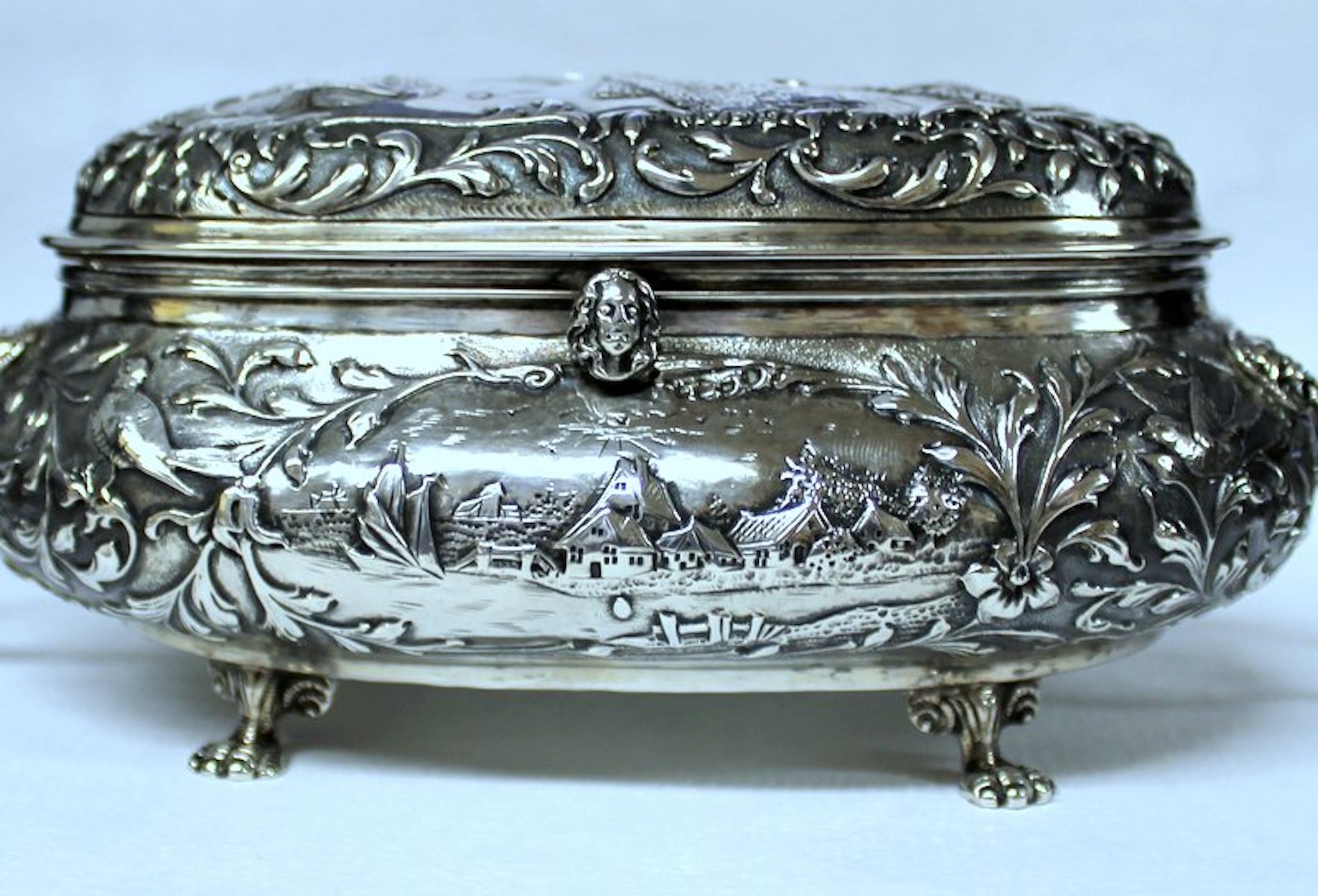 Antique Dutch .833 Fine Silver Hand Chased Casket or Box - Image 12