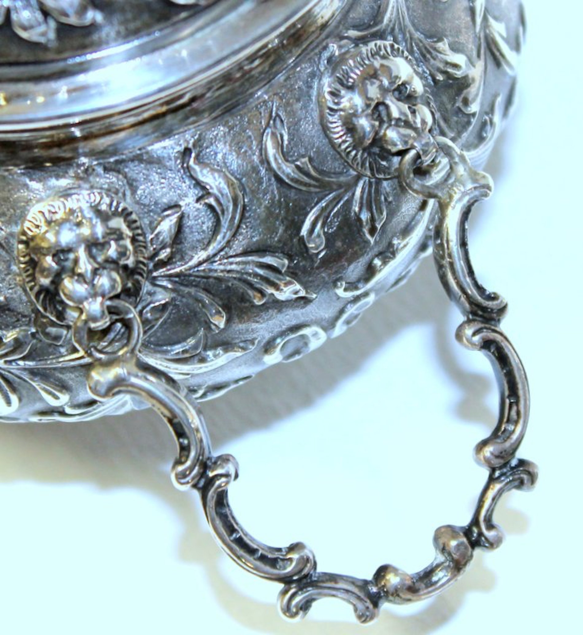 Antique Dutch .833 Fine Silver Hand Chased Casket or Box - Image 9