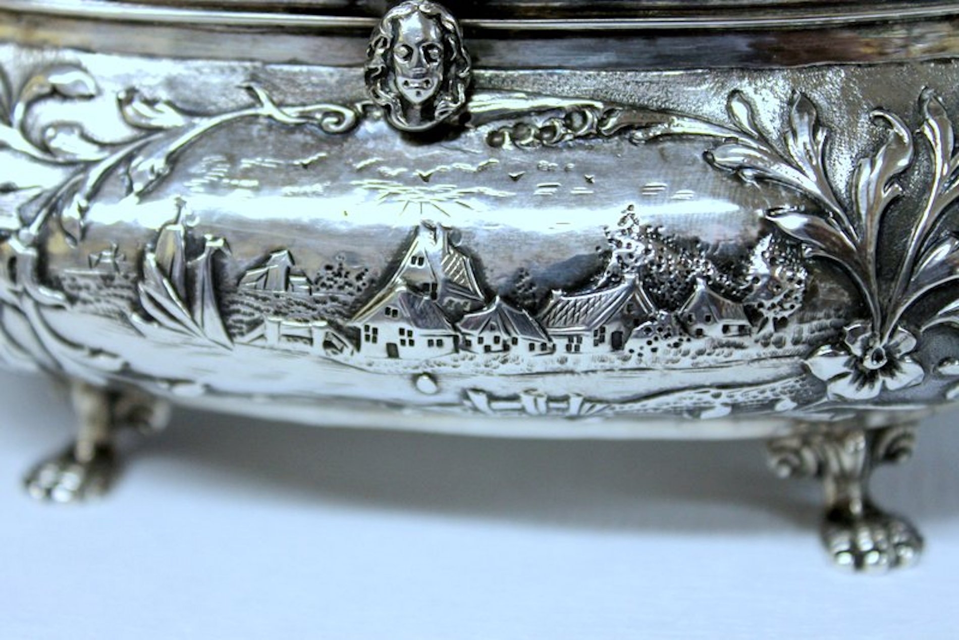 Antique Dutch .833 Fine Silver Hand Chased Casket or Box - Image 8