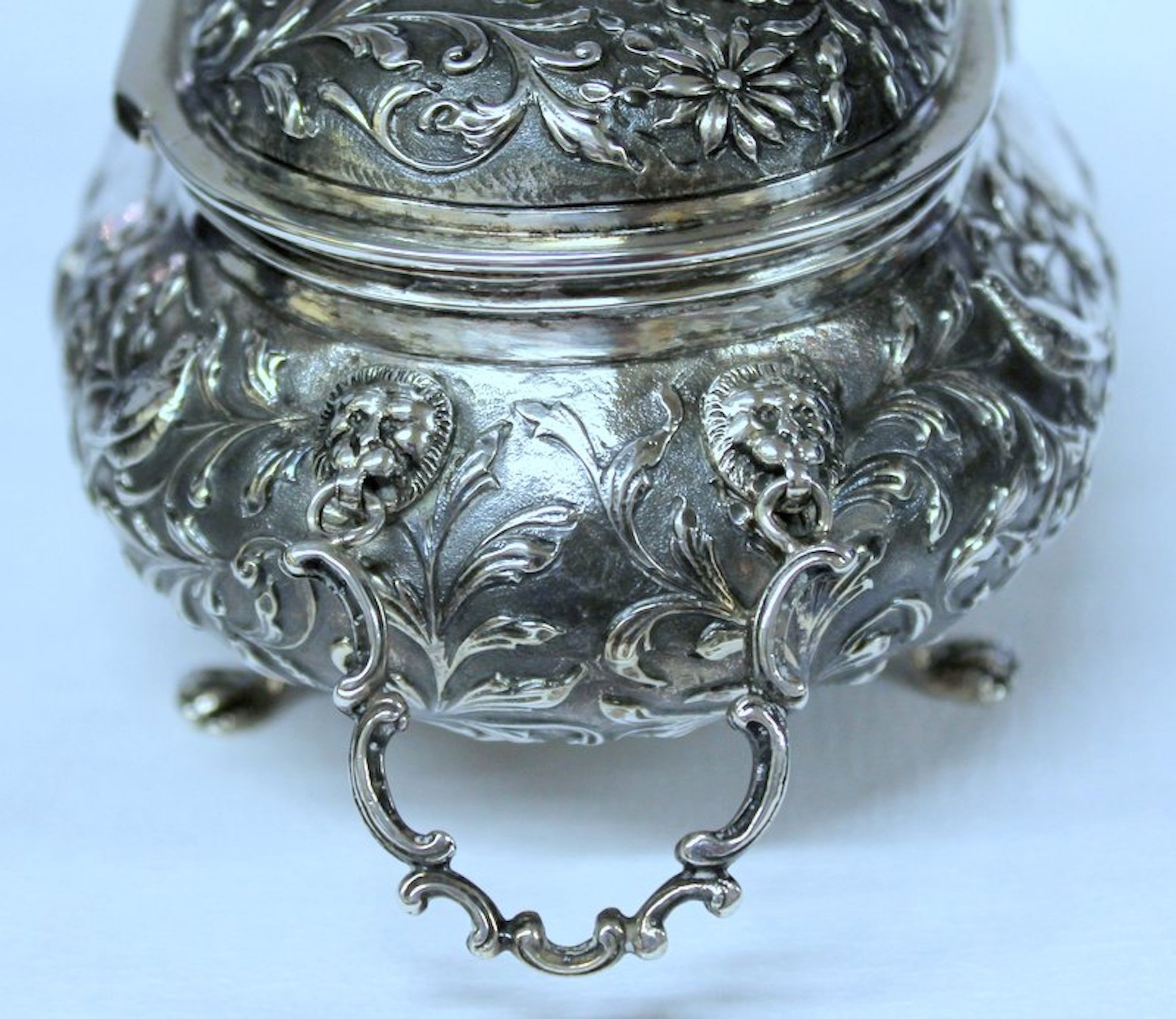 Antique Dutch .833 Fine Silver Hand Chased Casket or Box - Image 7