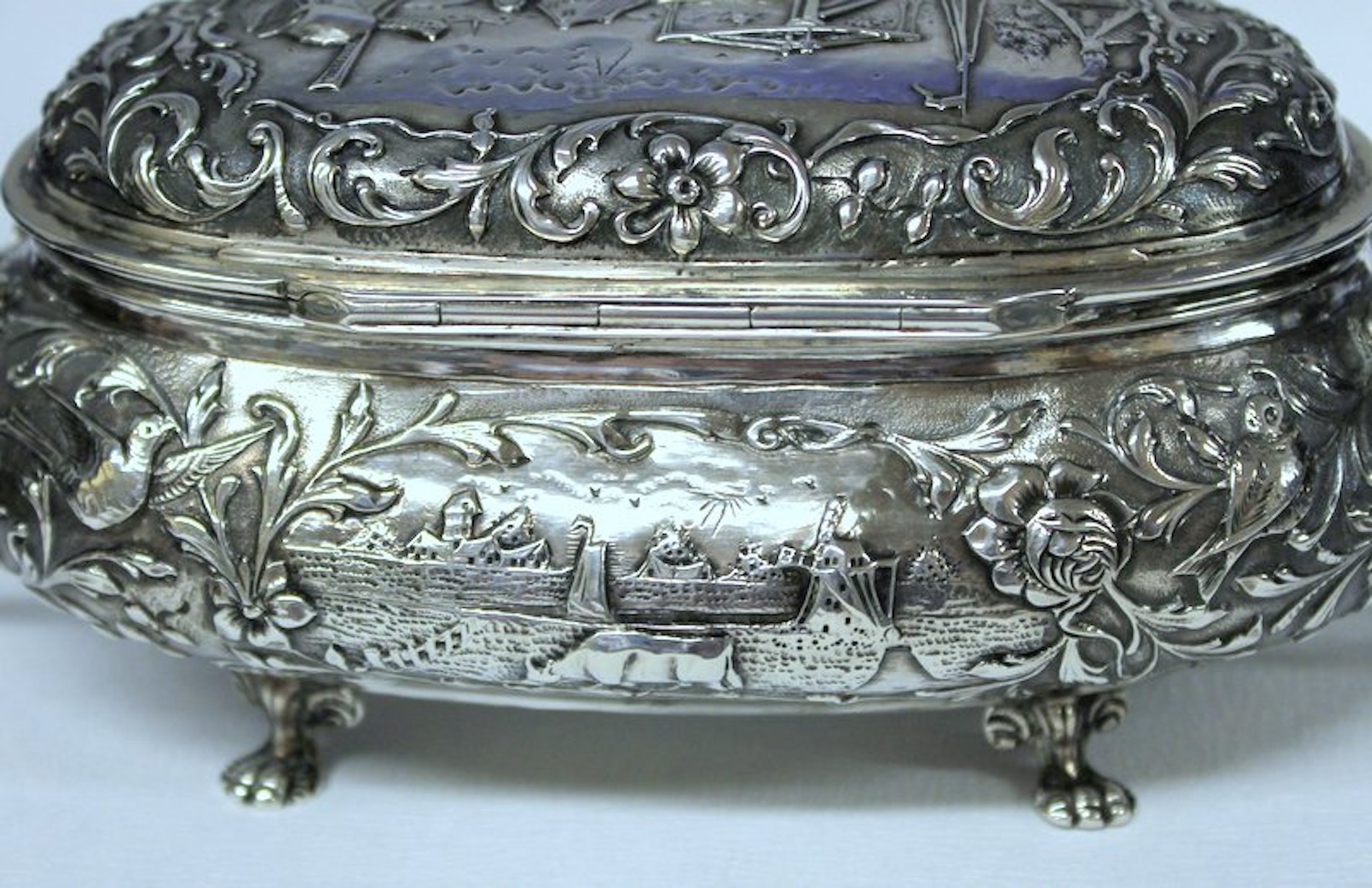 Antique Dutch .833 Fine Silver Hand Chased Casket or Box - Image 6