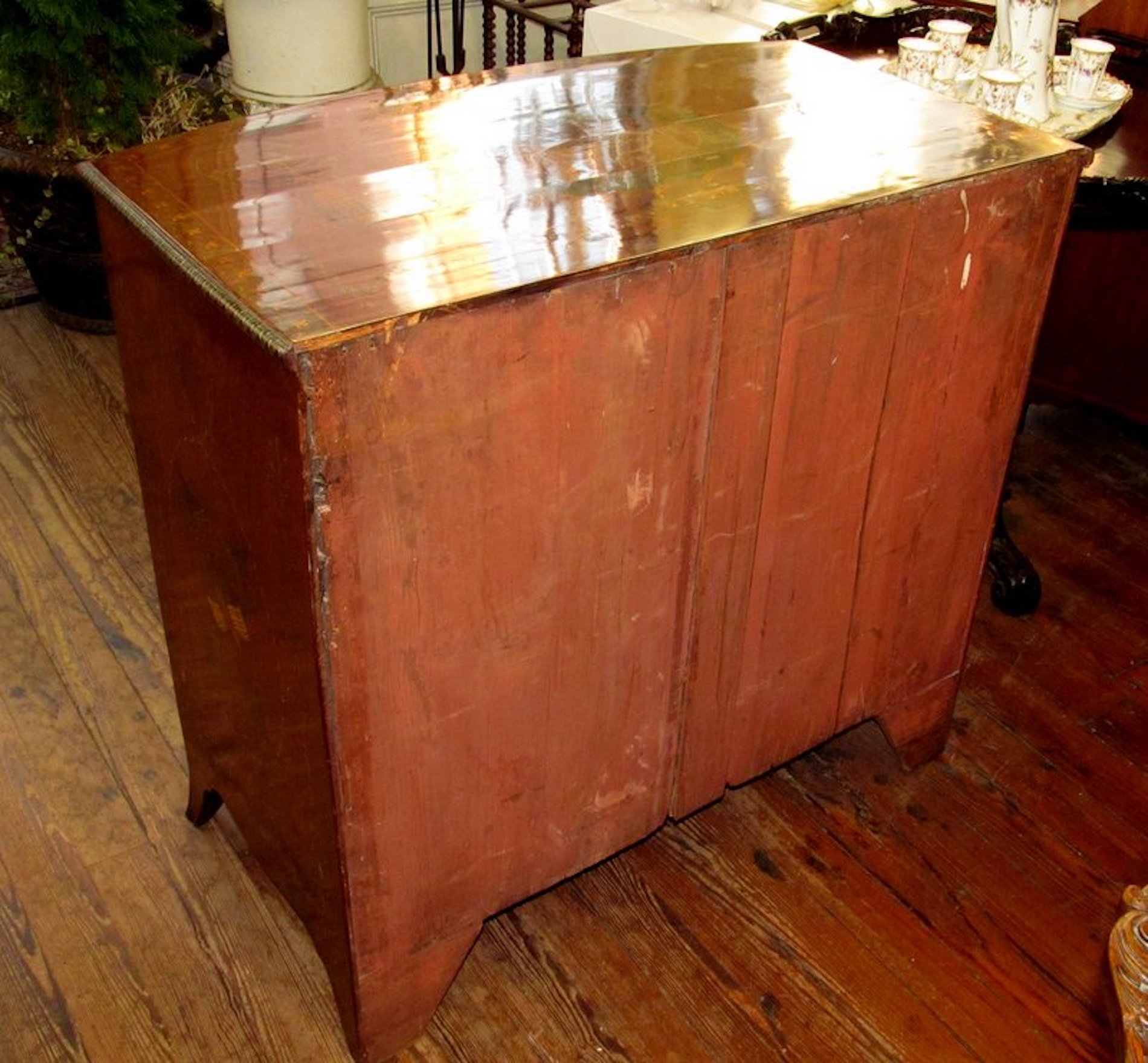 Antique English Flame Mahogany Bow front Bachelor's Chest - Image 9