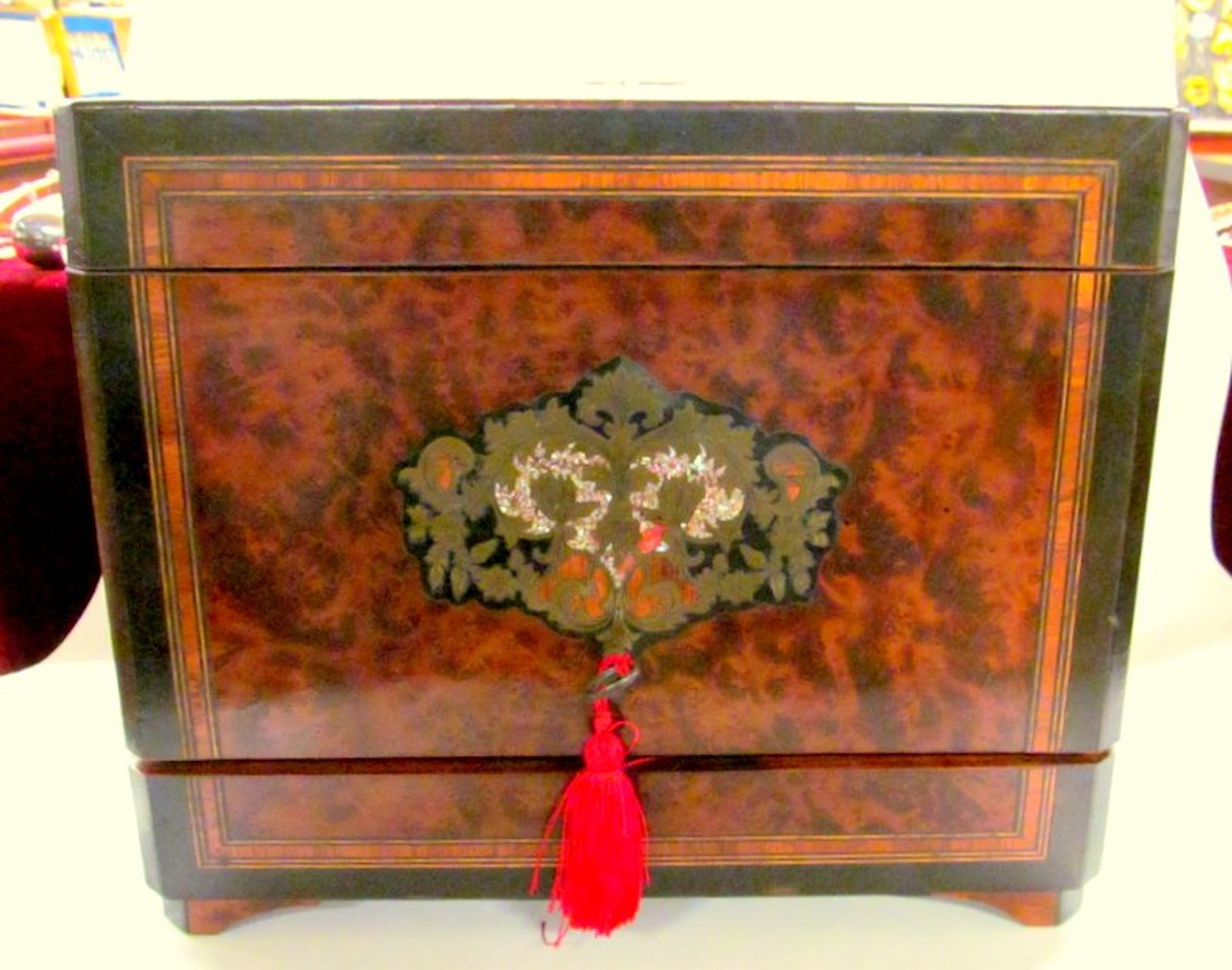 Antique French Amboyna and Rosewood Cave a'Liqueur Set - Image 20