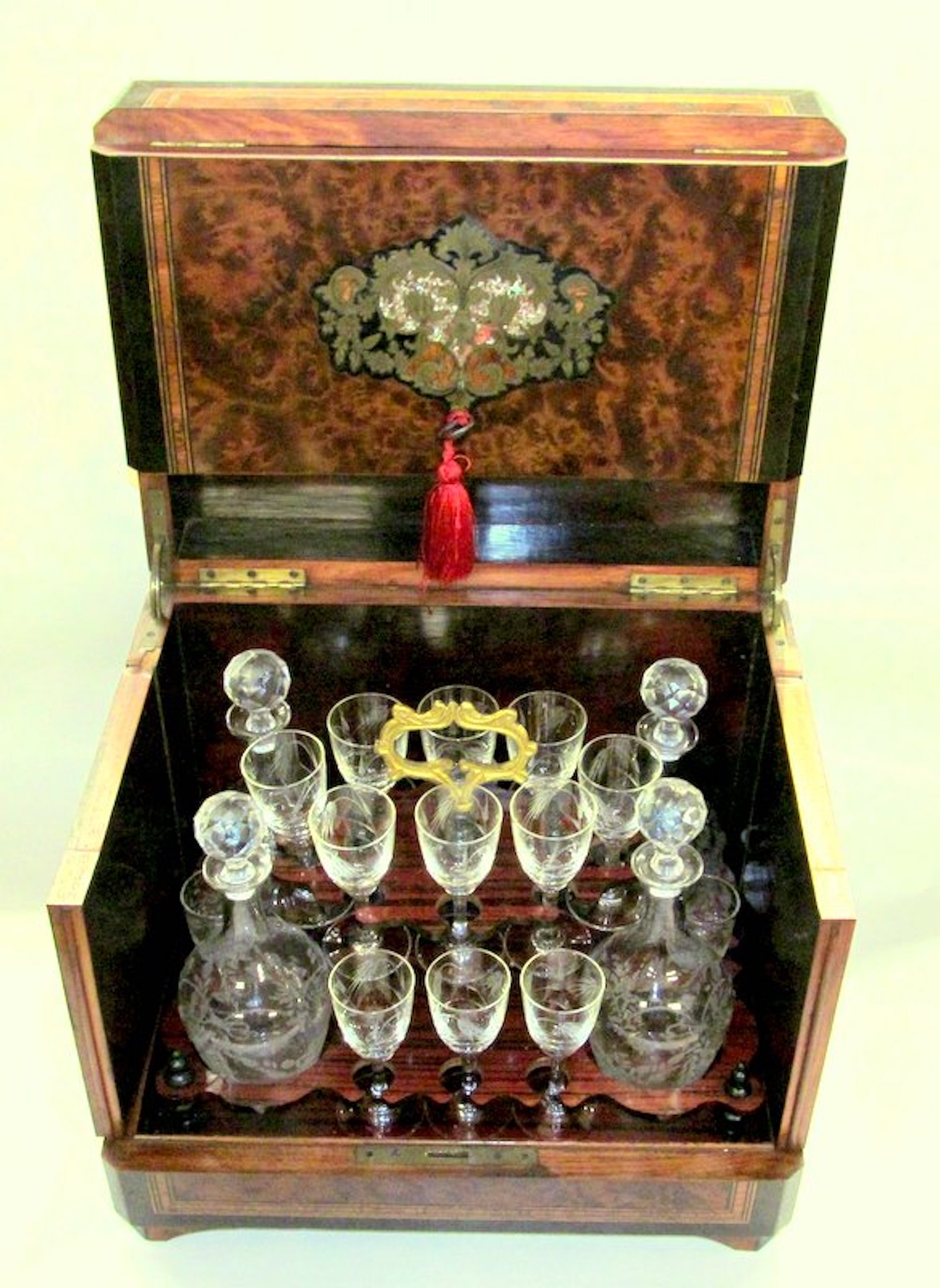 Antique French Amboyna and Rosewood Cave a'Liqueur Set - Image 16