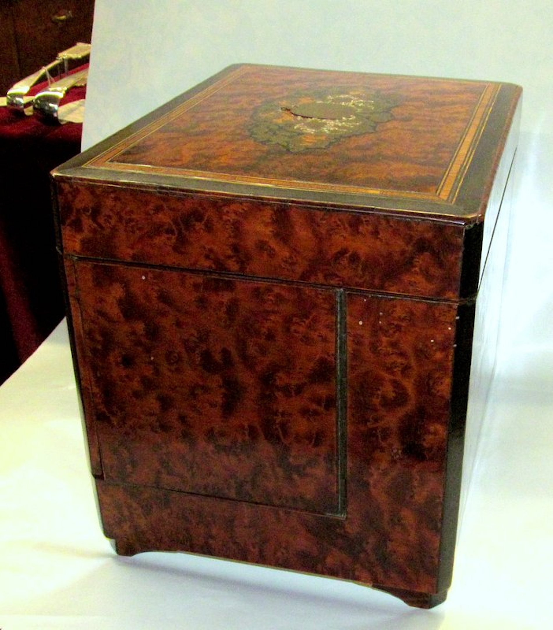 Antique French Amboyna and Rosewood Cave a'Liqueur Set - Image 9