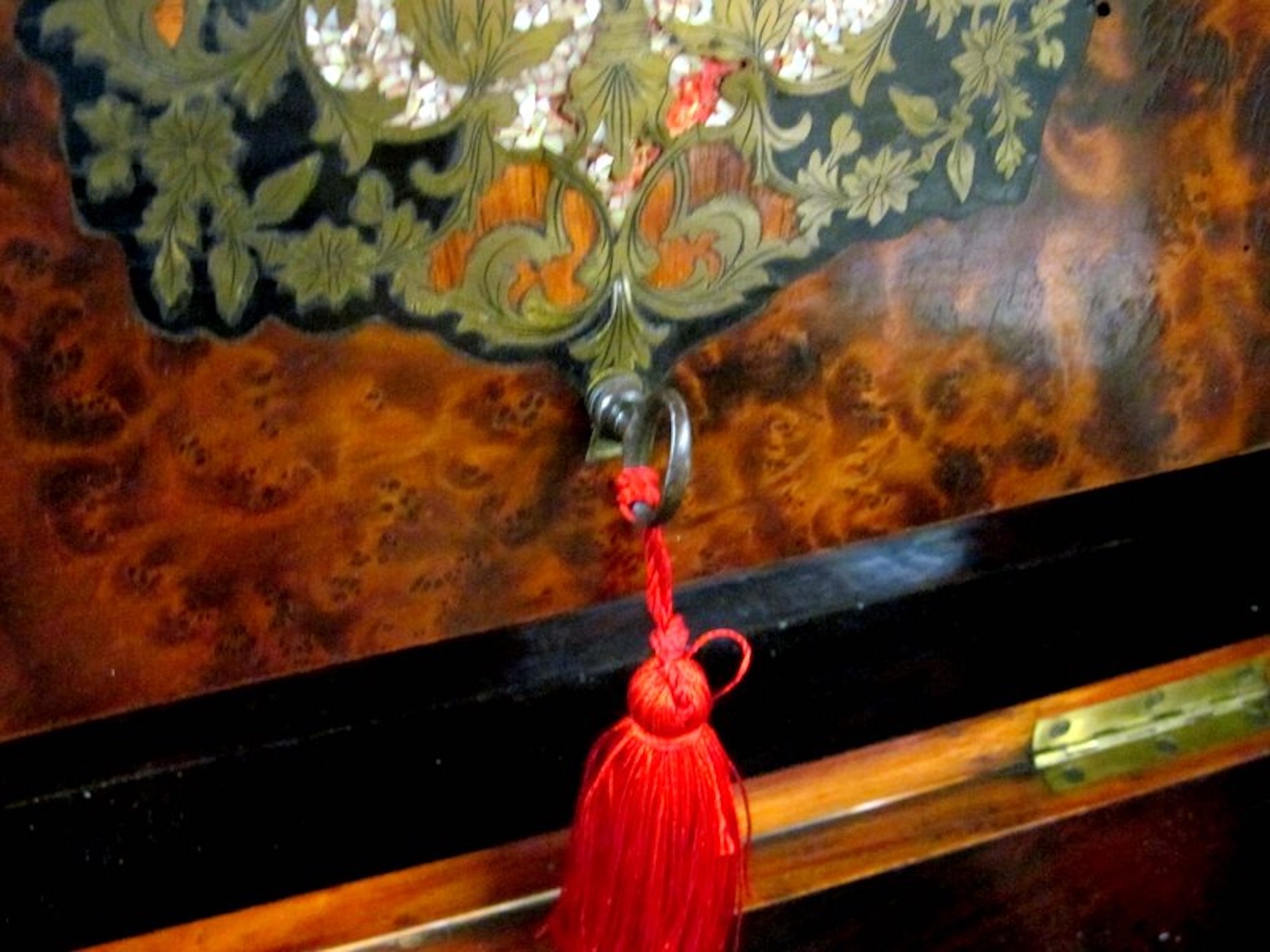 Antique French Amboyna and Rosewood Cave a'Liqueur Set - Image 2