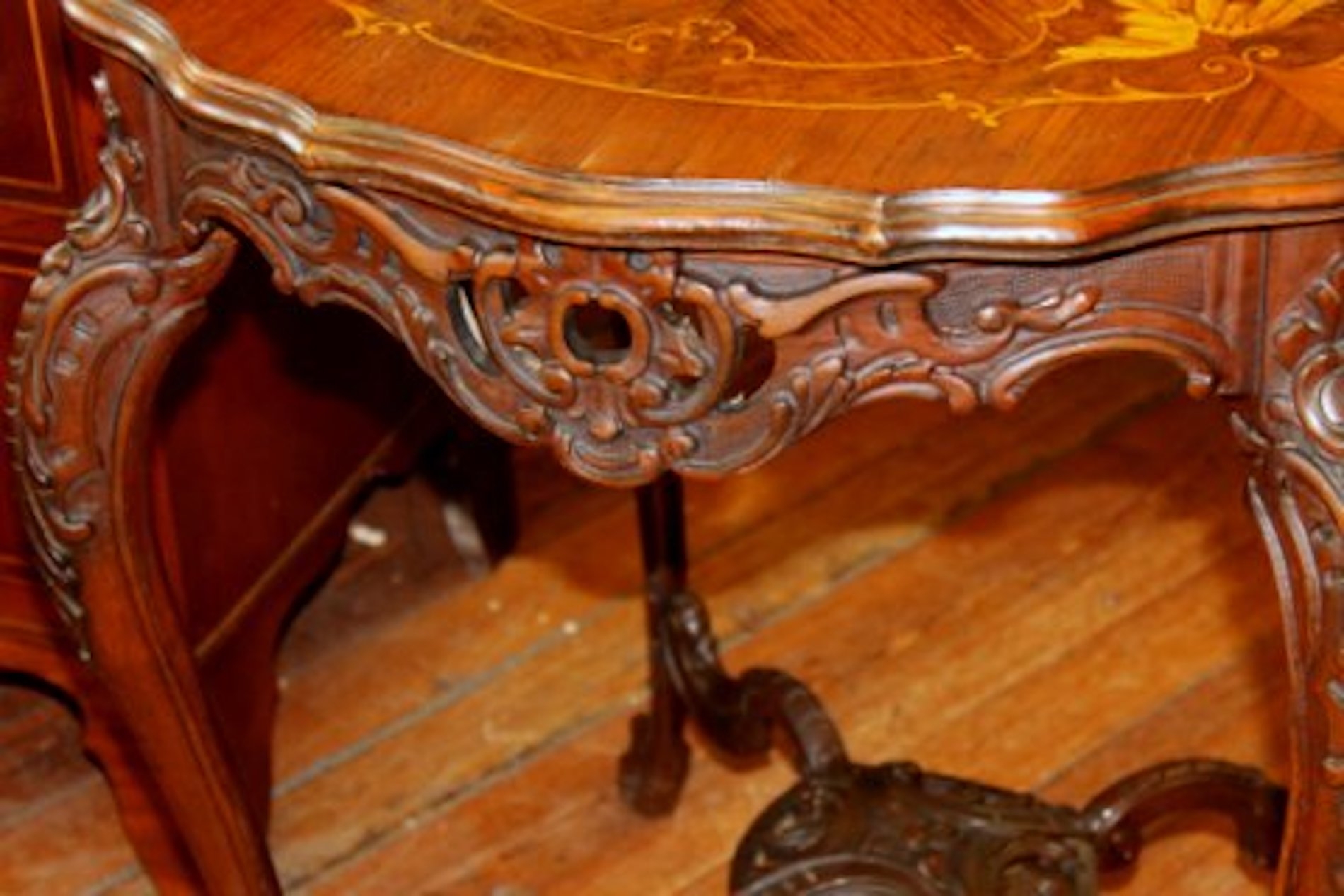 Antique English Mahogany and Exotic Woods Centre Table - Image 7