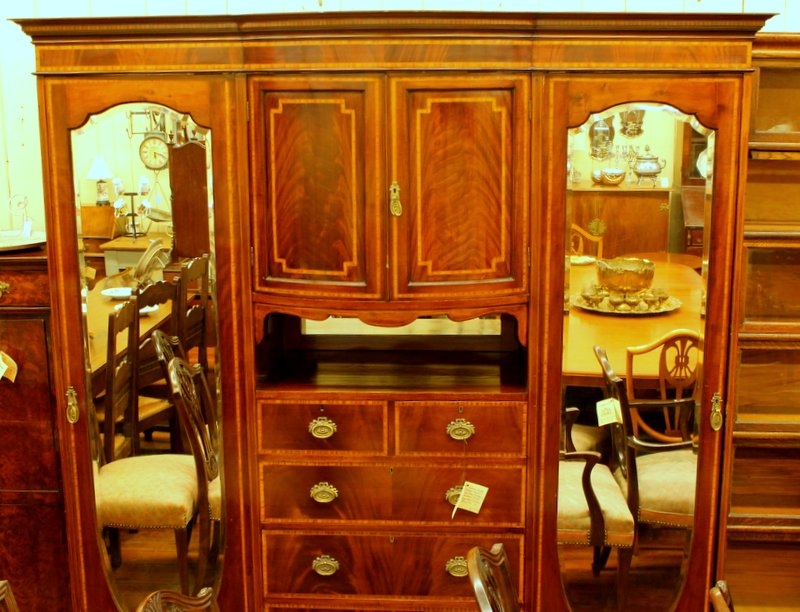 Antique English Inlaid Flame Mahogany Edwardian Period Compactum Wardrobe - Image 10