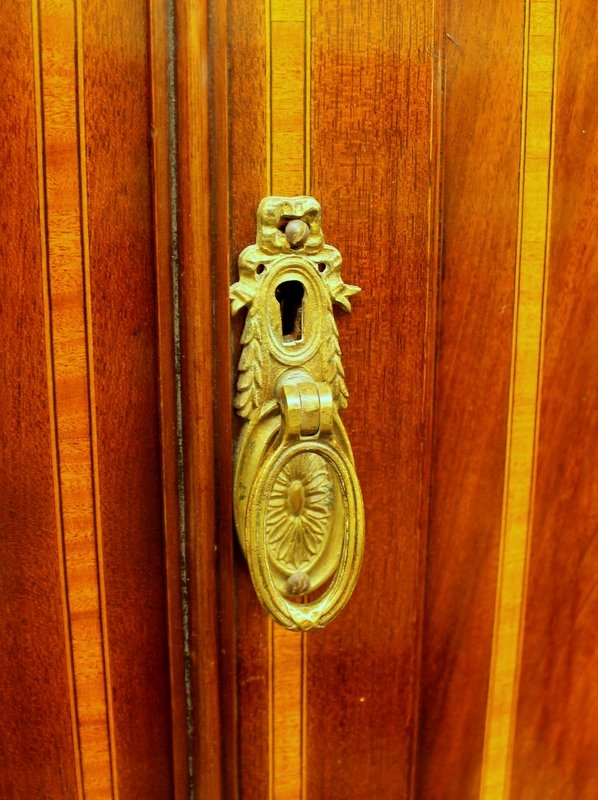 Antique English Inlaid Flame Mahogany Edwardian Period Compactum Wardrobe - Image 3