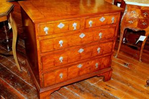 Antique English Burr Elm Oyster Veneer Queen Anne Revival Bachelor's Chest
