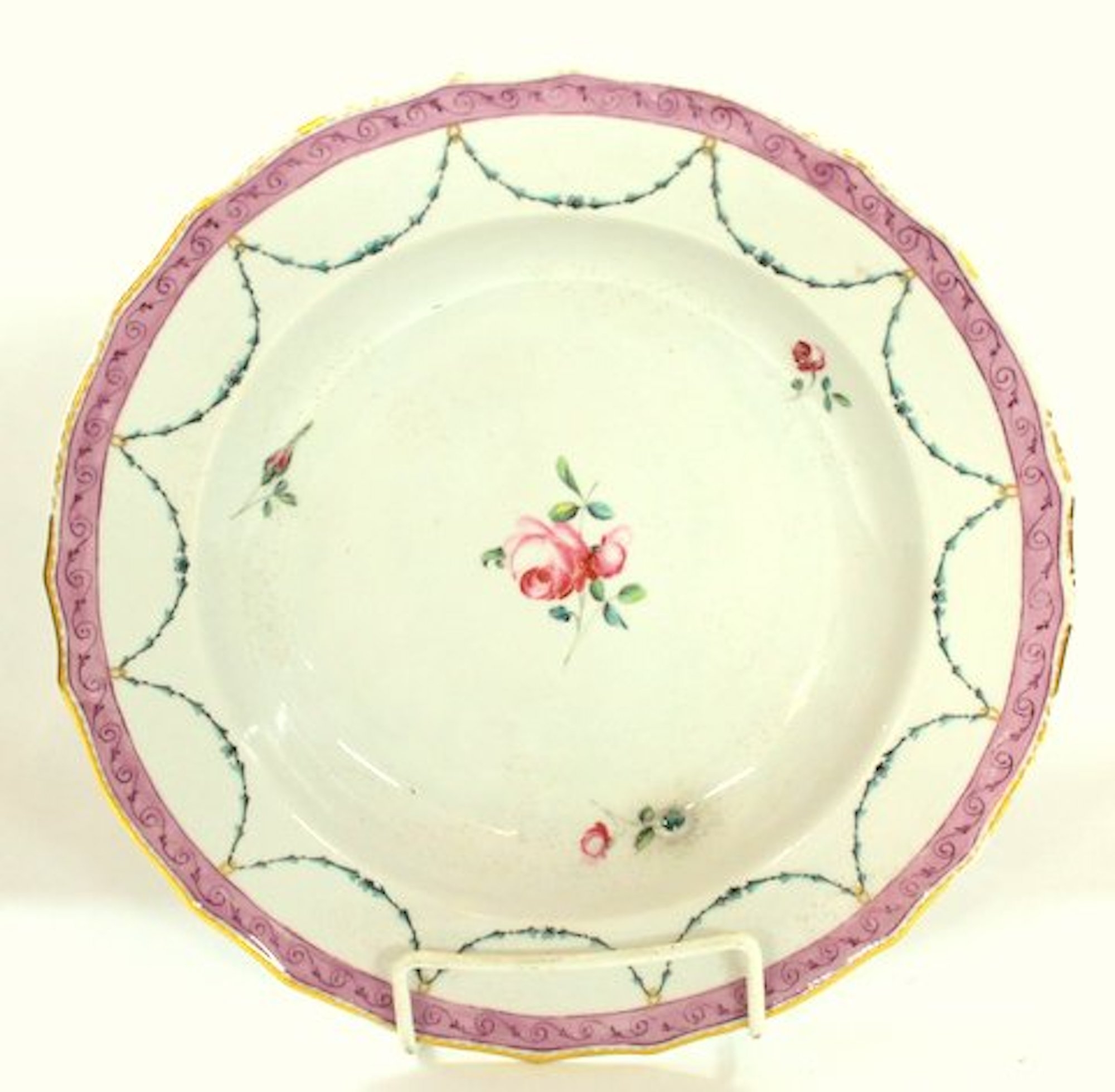 PAIR of Antique English Chelsea-Derby Porcelain Neoclassical Garlands and Roses Pattern Rim Soup Plates - Image 8