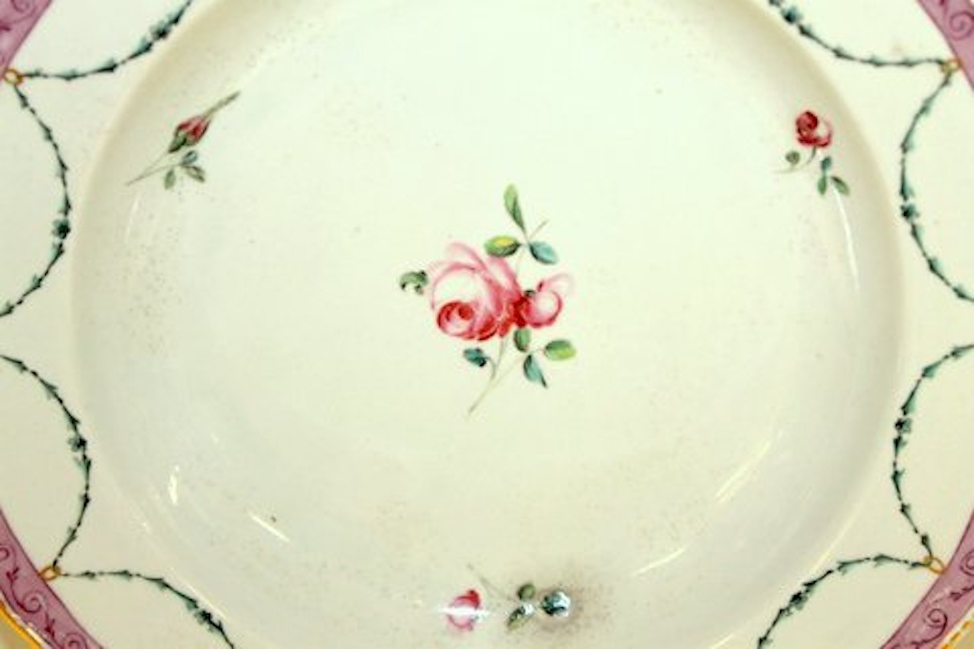 PAIR of Antique English Chelsea-Derby Porcelain Neoclassical Garlands and Roses Pattern Rim Soup Plates - Image 7