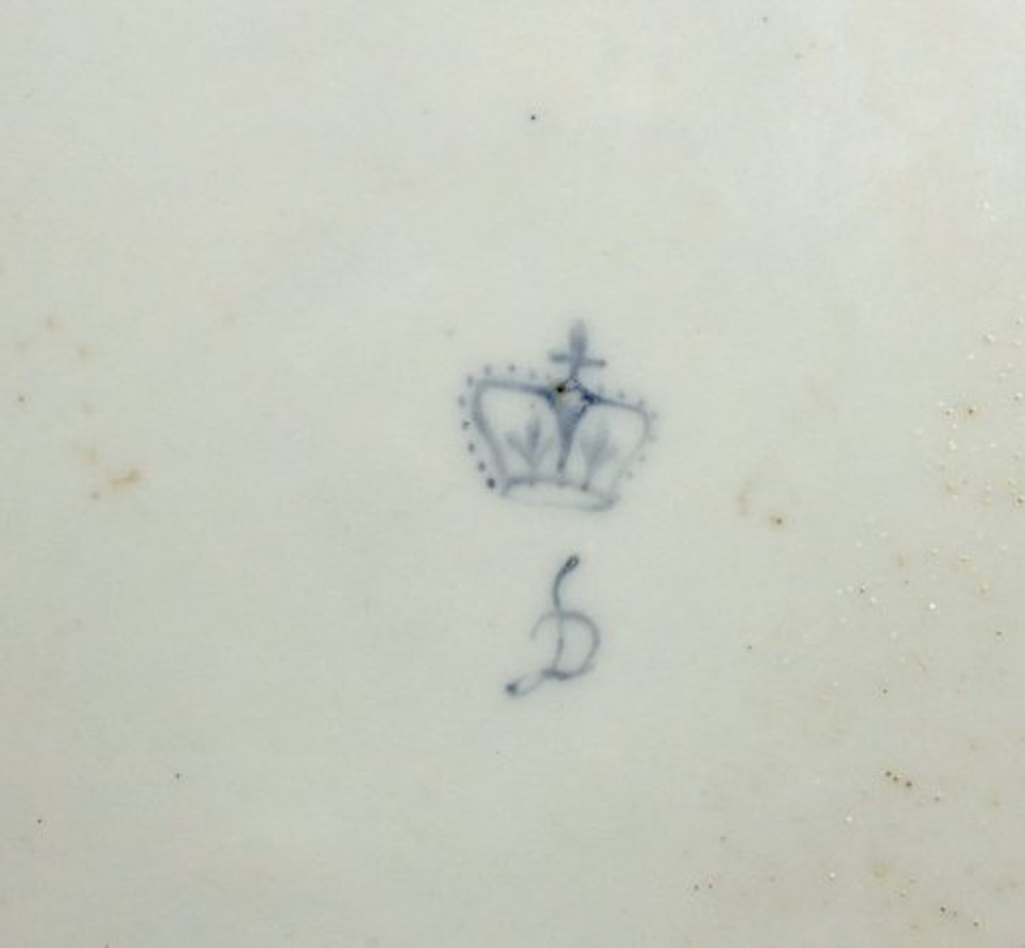 PAIR of Antique English Chelsea-Derby Porcelain Neoclassical Garlands and Roses Pattern Rim Soup Plates - Image 2