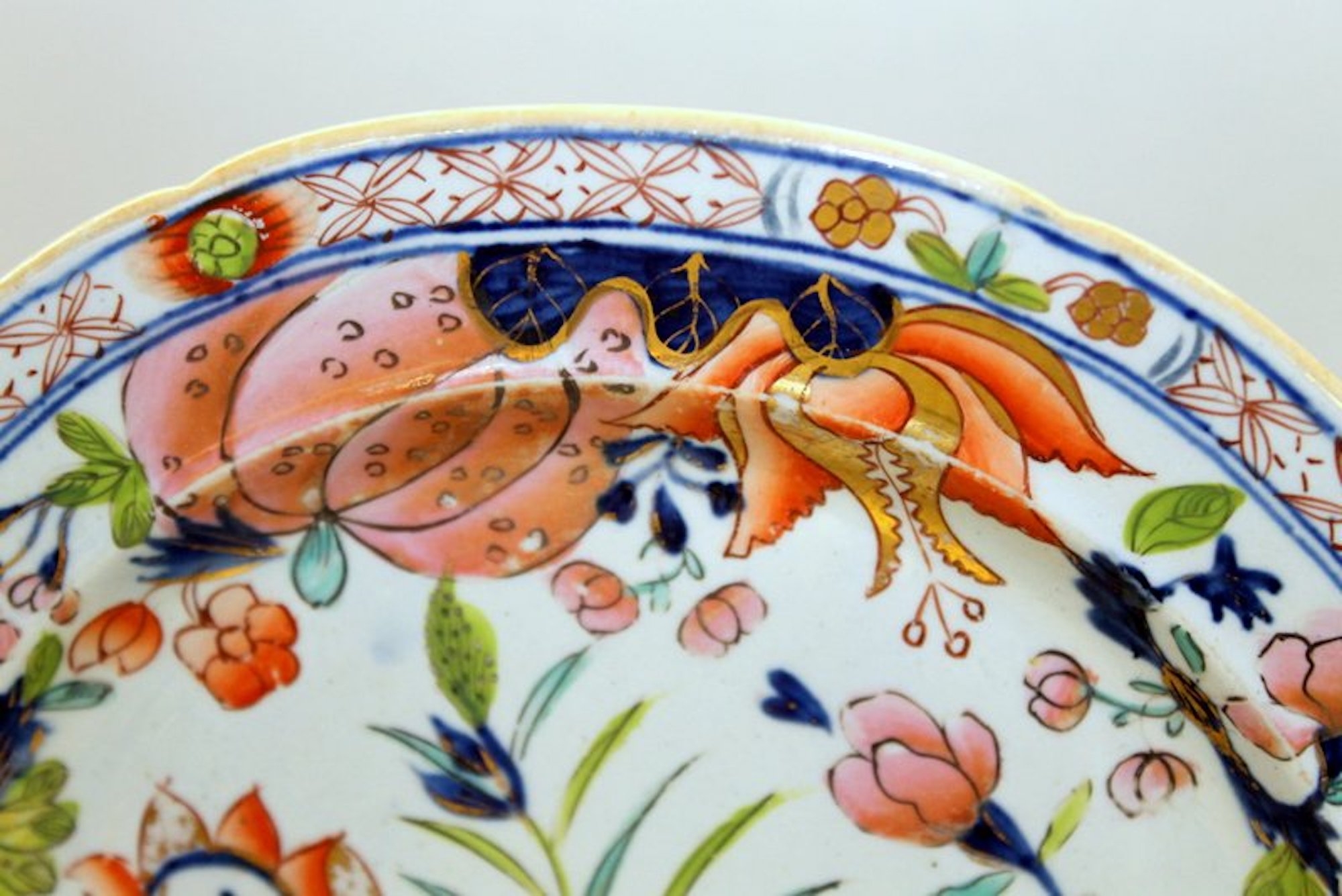 Set of 6 Antique English Early Mason's Ironstone "Water Lily" Pattern Salad or Dessert Plates - Image 5