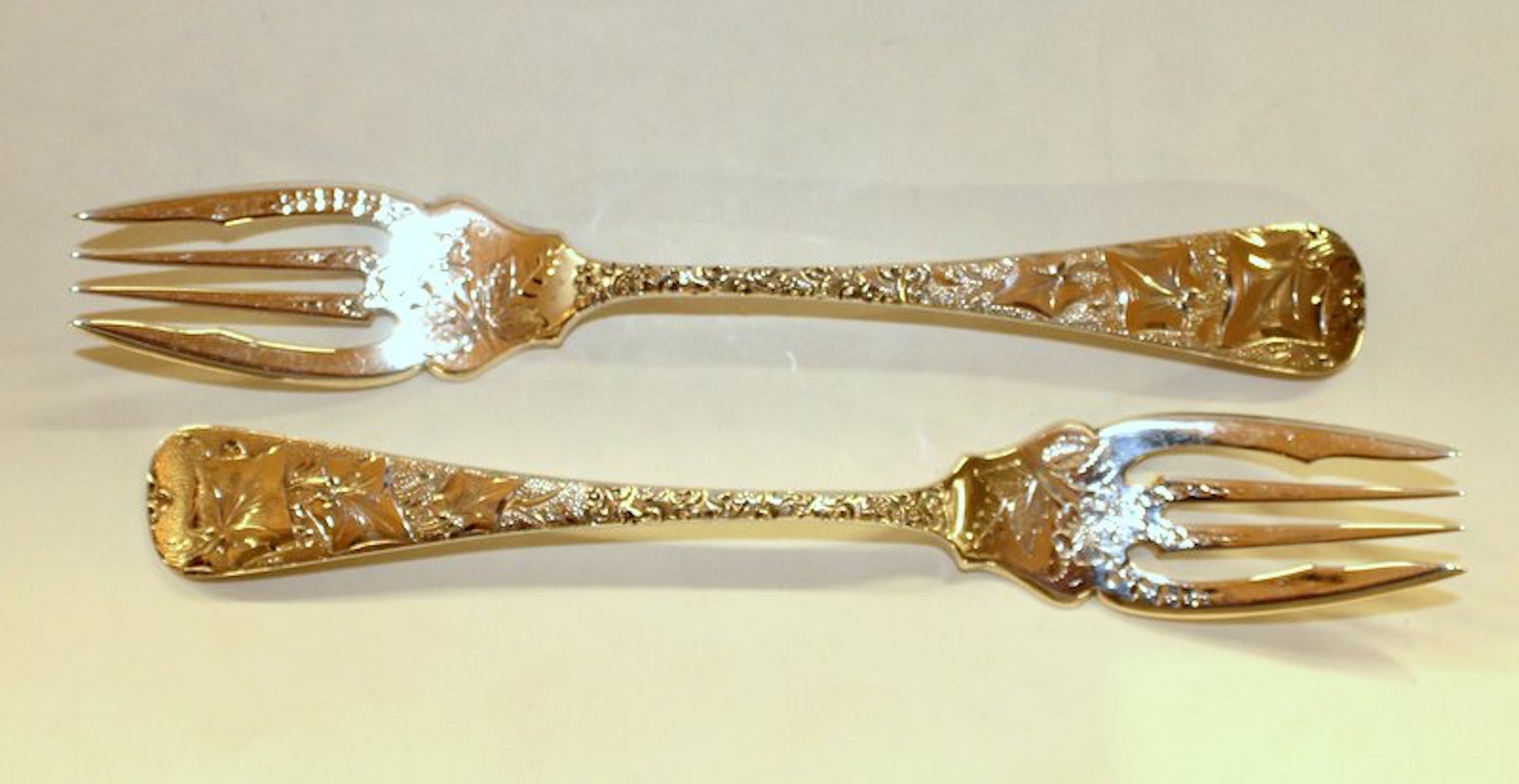 Set of 12 Exquisite Old American Sterling "Bright Cut" Hand Engraved Dessert Forks - Image 9