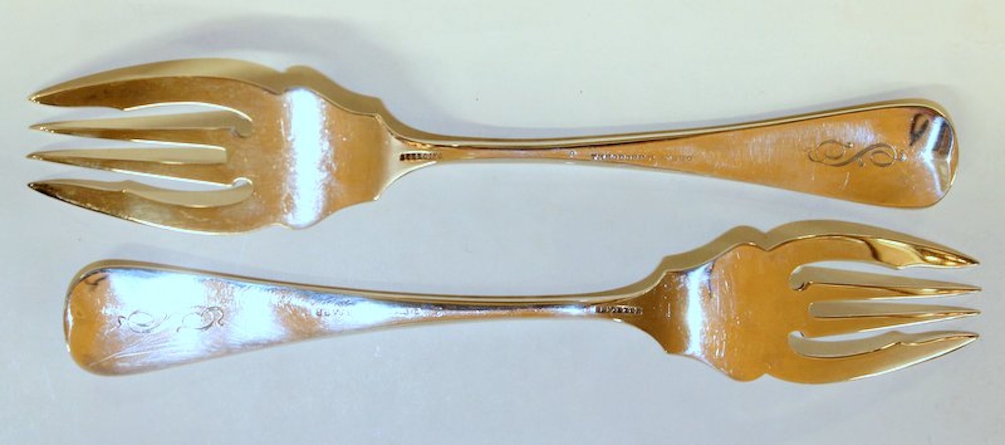 Set of 12 Exquisite Old American Sterling "Bright Cut" Hand Engraved Dessert Forks - Image 8