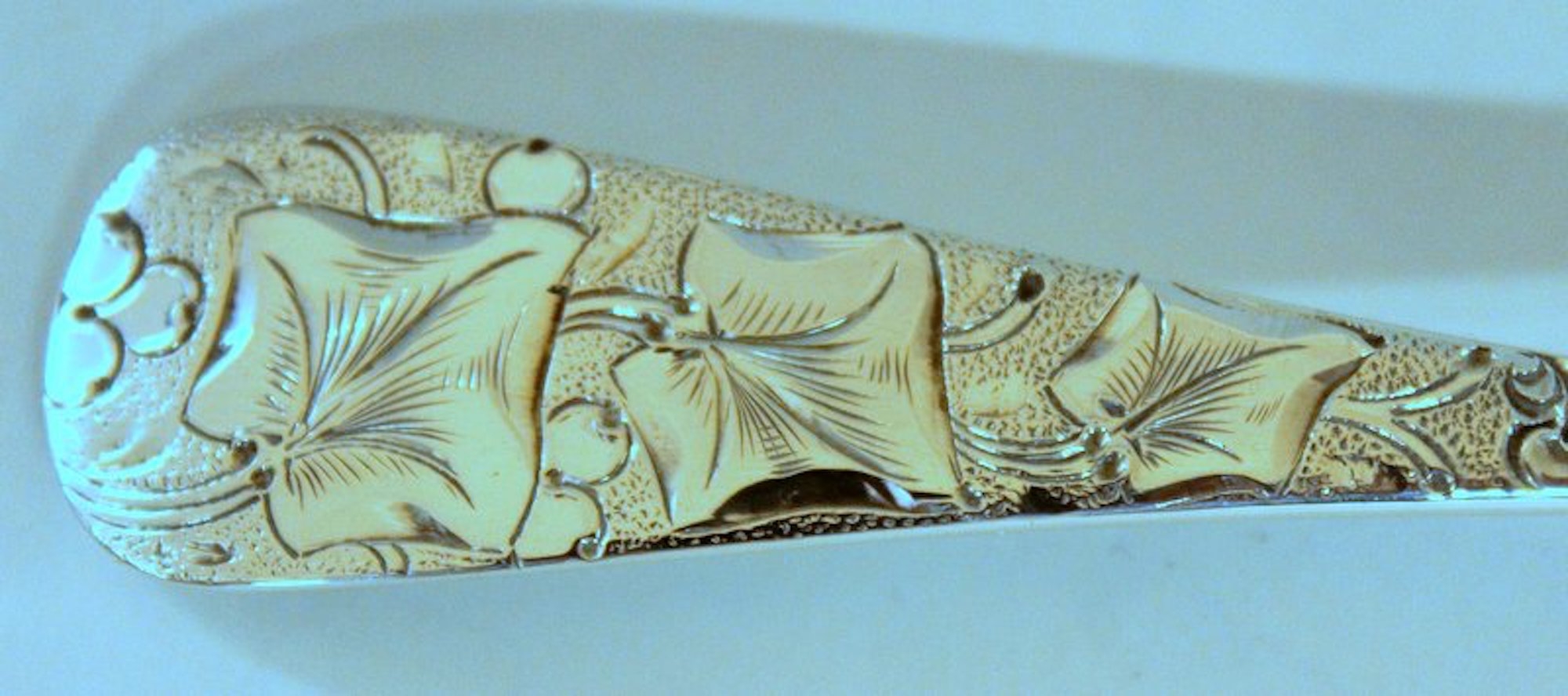 Set of 12 Exquisite Old American Sterling "Bright Cut" Hand Engraved Dessert Forks - Image 4