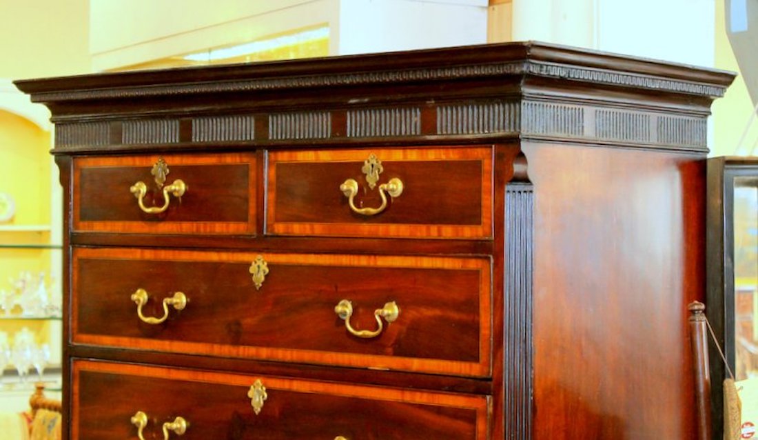 Antique English George III. Satinwood Inlaid Flame or Crotch Mahogany Chippendale Style Chest on Chest - Image 14