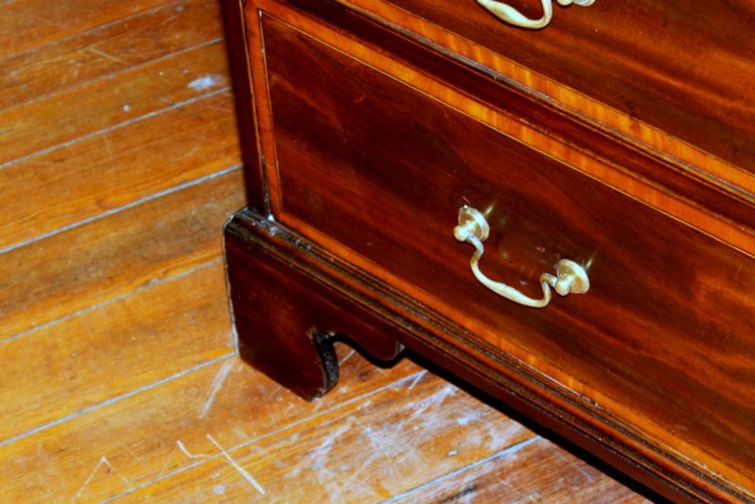 Antique English George III. Satinwood Inlaid Flame or Crotch Mahogany Chippendale Style Chest on Chest - Image 12