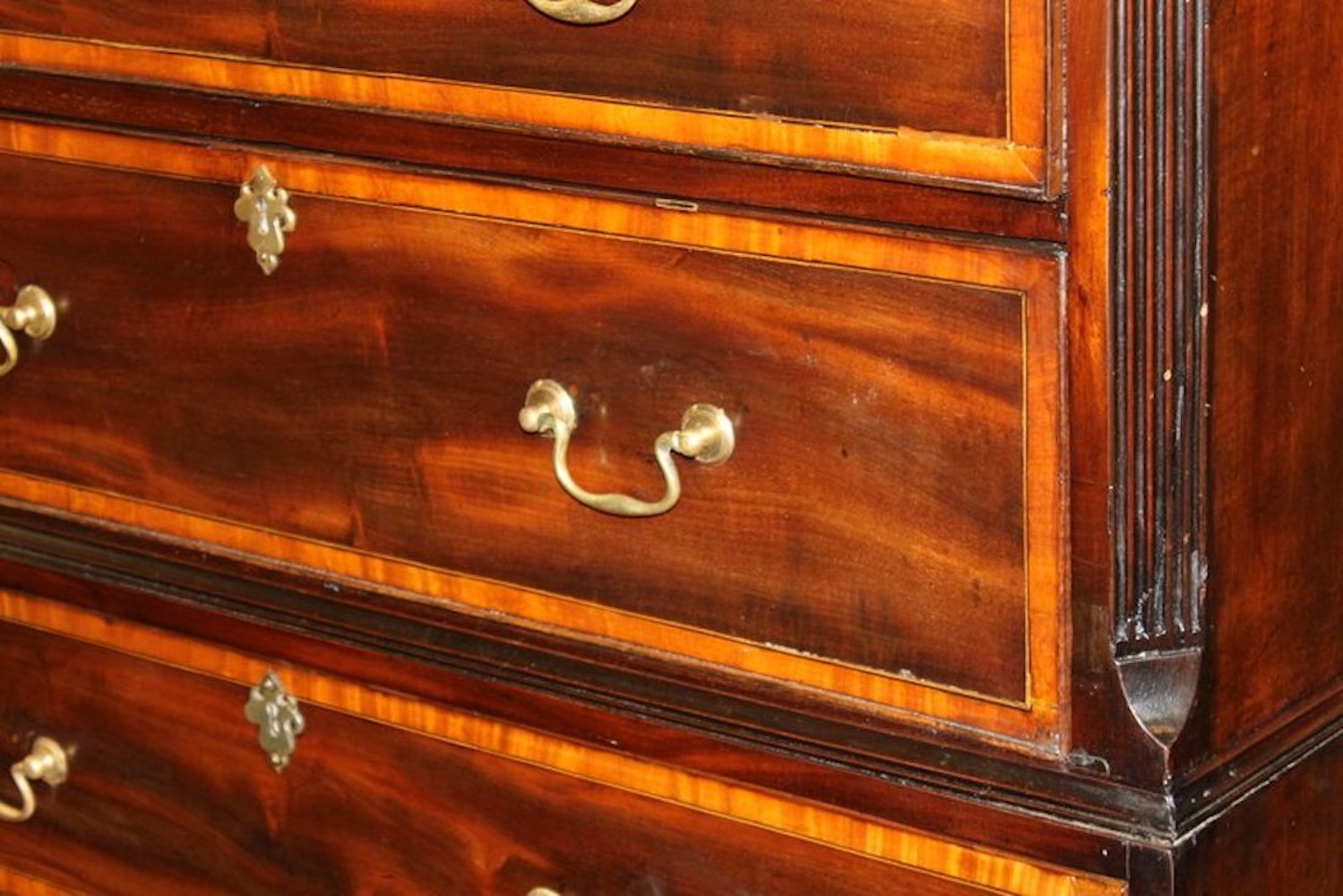 Antique English George III. Satinwood Inlaid Flame or Crotch Mahogany Chippendale Style Chest on Chest - Image 6