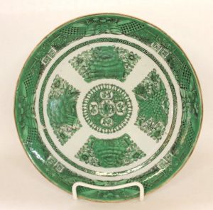Antique Chinese Export Porcelain "Green Fitzhugh" Dinner/ Cabinet Plate
